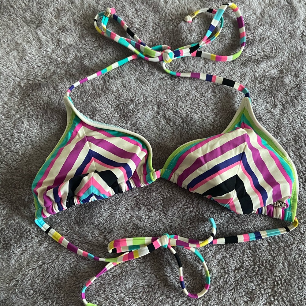 Roxy bathing suit top